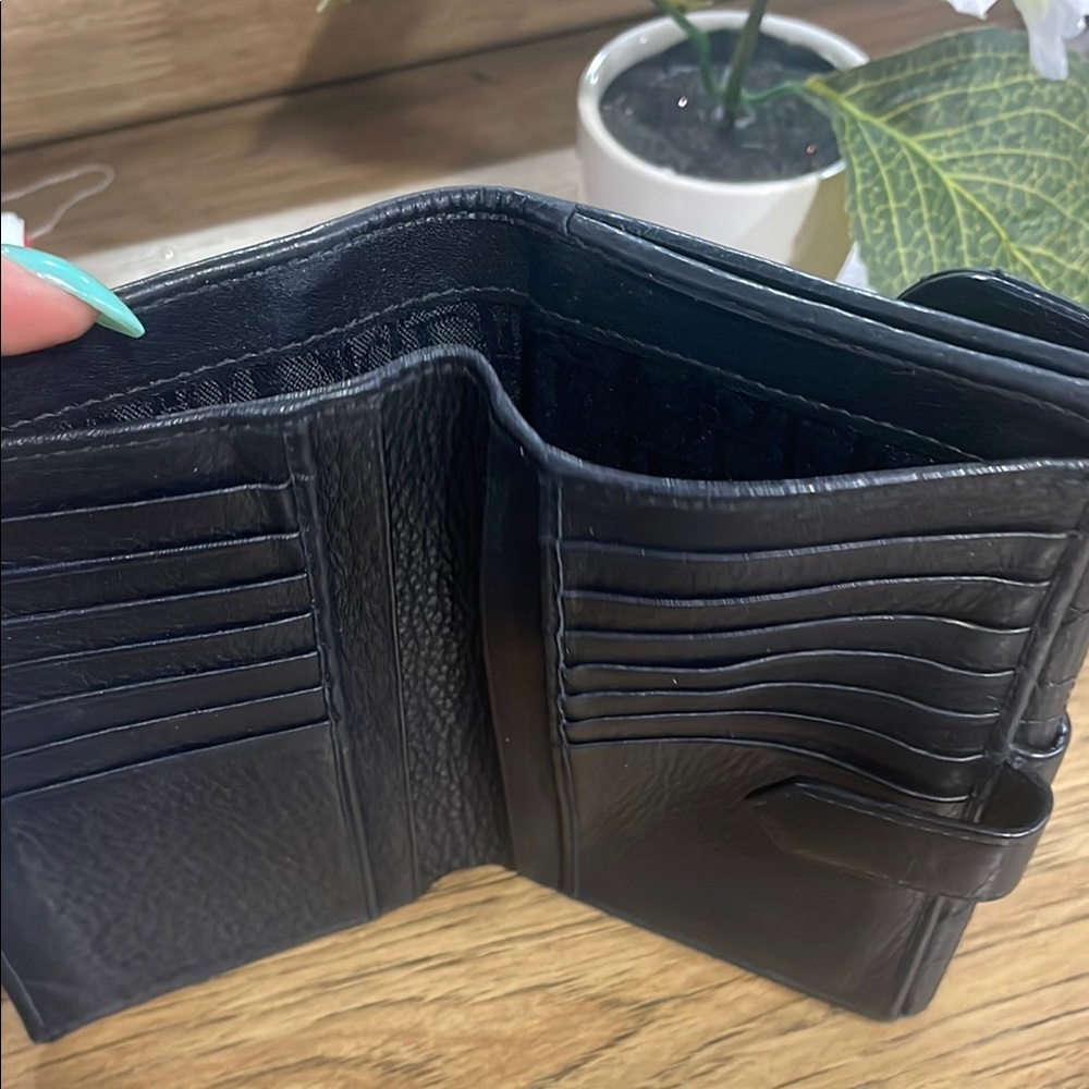 Dior Black Leather Wallet with Cannage Quilted Pattern - Picture 8 of 11